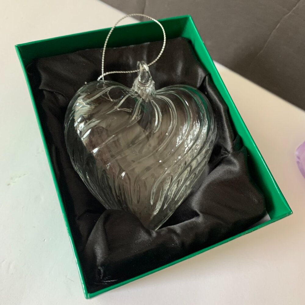STEUBEN HAND BLOWN GLASS CLEAR HEART CHRISTMAS ORNAMENT  3.5"